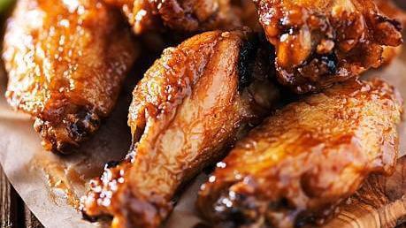 6 Chicken Wings · Crispy and juicy chicken wings with your choice of sauce!