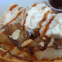 Hankar Waffle · Caramelized pears, nutella, almonds.