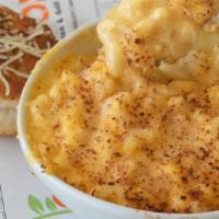 Oven-Baked Crispy Mac 'N' Cheese · Served with FOODY signature crispy flatbread.