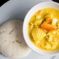 Yellow Curry (Mild)
 · Potatoes, onions and carrots.