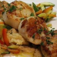 Scallops Dinner · 4 Jumbo Seared Scallops, Garlic Mashed Potatoes, Daily Vegetables, Basil Olive OIl