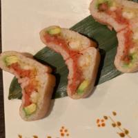  Sweet Heart Roll · Spicy tuna，shrimp tempura and avocado，soy paper wrap with special sauce。