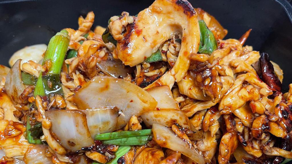 House Special Chicken (Kungpao) · Stir fried “Chicken Breast” with brown sauce, dried chilis, bell peppers, onions & peanuts served over rice. Only white rice available.