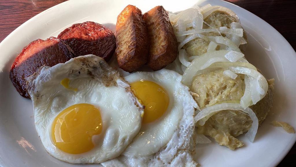 3 Golpes Breakfast · Mangu, two eggs, two slice fries salami, two slice fries cheese, and onions.