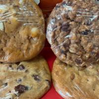 Cookies · Your choice of:
Classica chocolate chip,
White macadamia cookie,
Oatmeal raisin cookie, or
P...
