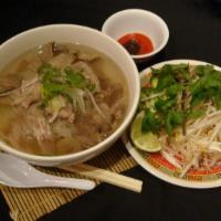 Tai Chin · Slices of eye round steak and welldone brisket with rice noodle.