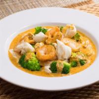 Rama Combo · Gluten-free. A rich and flavorful sweet peanut curry with broccoli, chicken and grilled shri...