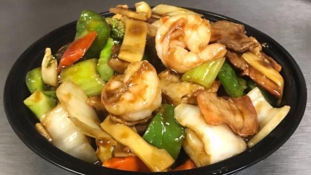 Large 4 Season · Jumbo shrimp, beef, chicken, pork and chinese vegetable. With white rice.