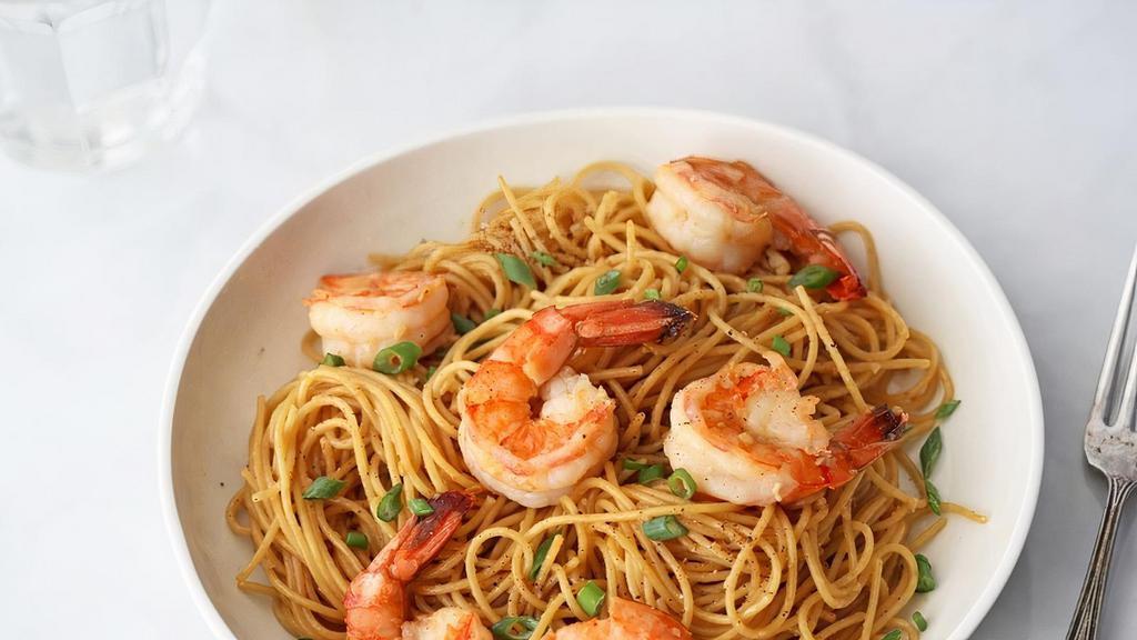 Shrimp Noodles · Noodles stir-fried with julienne of seasonal vegetable in a blend of aromatic chef's special Indo-Chinese sauce.