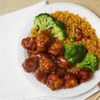 General Tso'S Chicken · Crispy chunk chicken or chicken in garlic sauce with fresh broccoli. Served with pint of whi...
