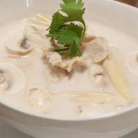 (S) Tom Kha Soup · Coconut soup with mushrooms