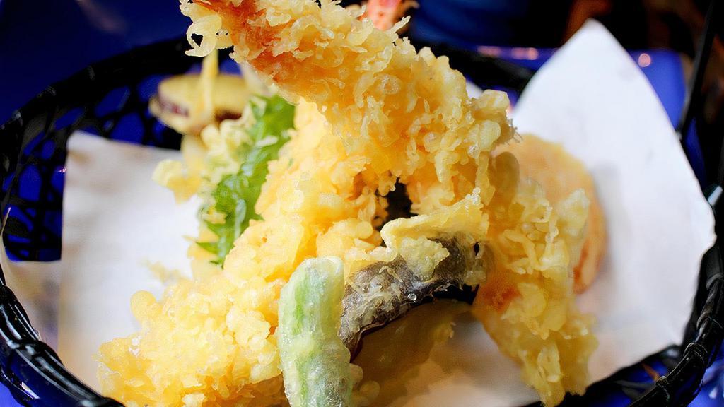 Tempura App · Deep-fried shrimp and vegetables.