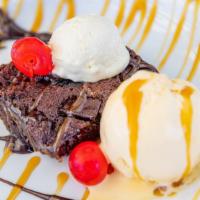 Fudge Brownie W/Vanilla Ice Cream · 