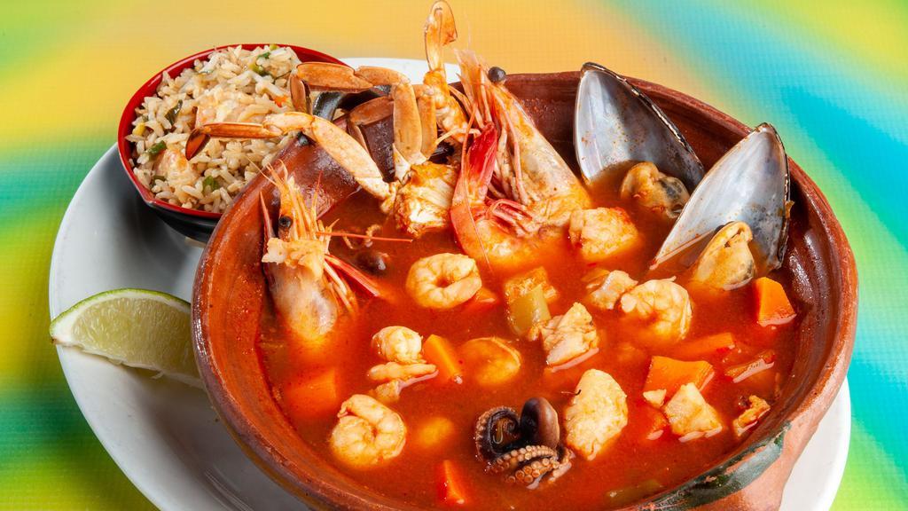 #41 Seafood Soup · fish, shrimp, octopus, oyster, crab, veggies served with rice and toast