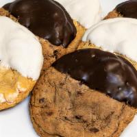 Cookie Sampler Box (6 Count) · 2 Chocolate-Dipped Chocolate Chunk Cookies; 2 White-Dipped White Chocolate Macadamia Nut Coo...
