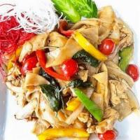 Drunken Noodle · Wide Rice Noodle Stir-fried W/ Tomato, Onion, Finger Hot Pepper, Bell Pepper & Sweet Basil L...