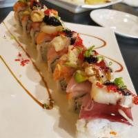 Ocean Roll · Five kinds of fish, avocado with ikura on top