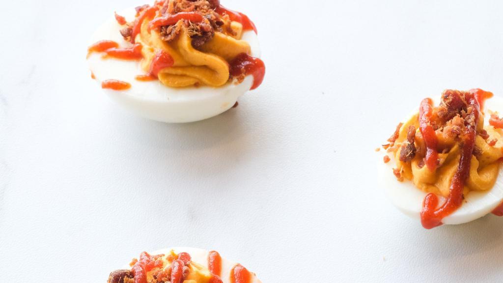 Sriracha Bacon · Gluten-free, soy-free, & keto-friendly. Sriracha sauce with delicious bacon. Creamy egg yolks get a spicy kick with a dash of Sriracha. The sweet burn is what makes us all swoon for more and the peppers that make up the sauce contain special molecules that trigger 