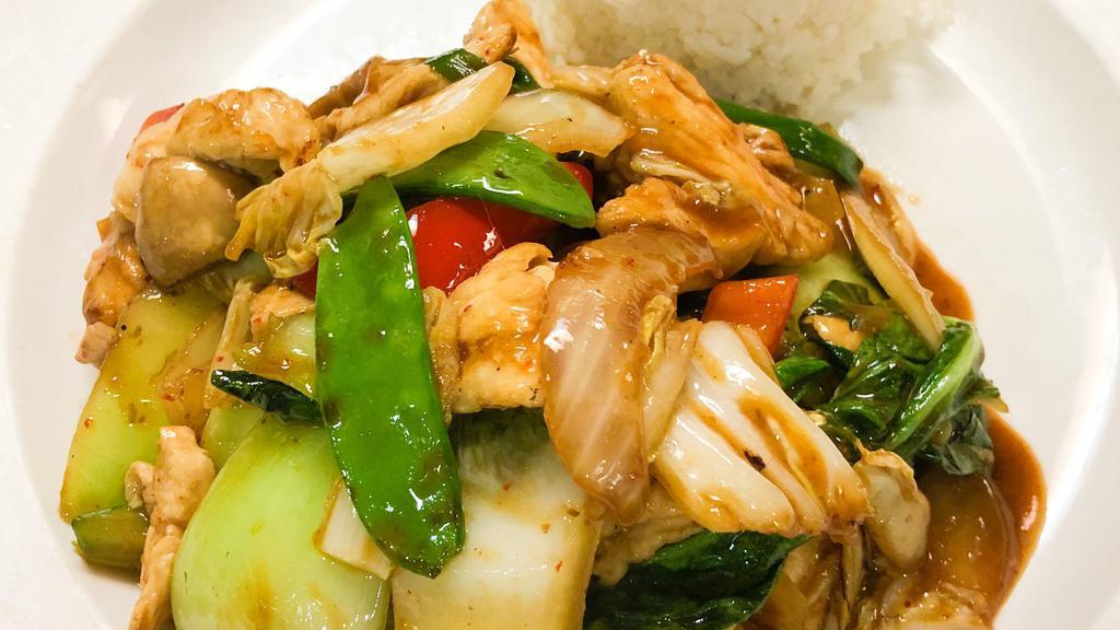 Hot Pepper · (Gluten free available/ Vegetarian available)  Sautéed chicken or beef or shrimps with chili pepper, mushrooms, mixed vegetables, onion, red bell pepper and Thai basil. (SPICY)