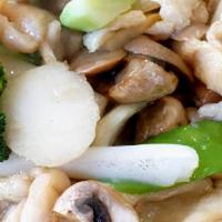 Moo Goo Gai Pan · Gluten free. Stir-fried with mix vegetables and mushrooms in white sauce.
