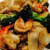 Pad See Ew · Choice of meats : Stir-fried wide rice noodles with broccoli and egg in sweet Thai soy sauce.