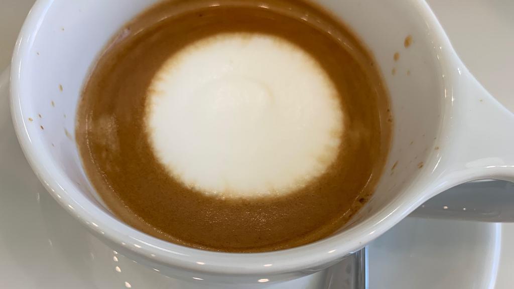 Flat White · Illy, double shot with micro foam.