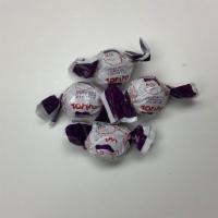 Totito Grape  · 4 pieces of gum, Grape flavored. (.19 oz each)
