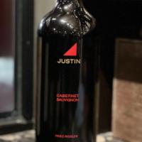 Justin Paso Robles 2018 · The finish is moderately long and fresh with lingering fruit, oak and baking spice framed by...