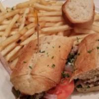 Hambúrguer Com Queijo · Cheeseburger (7oz) served with lettuce, tomatoes, onions, mayo on a kaiser roll with french ...