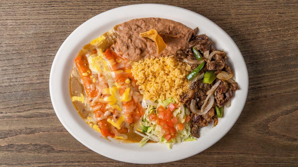 Supreme Nachos · Topped with chicken fajitas or beef fajitas. Served with jalapeños, guacamole, and sour cream.