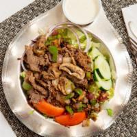Grilled Pepper Steak Salad · 