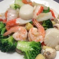 Seafood Combination · Gluten-Free. Jumbo shrimp, jumbo scallop, crab meat, baby corn, zucchini, snow peas, bamboo ...