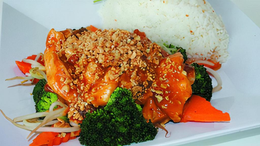 24 Peanut Stir Fry · Spicy. (w/Rice) Peanut sauce  with broccoli, carrots and bean sprouts.