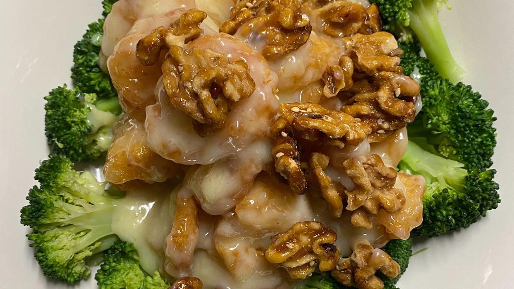 Honey Walnut Shrimp 核桃虾 · White creamy sweet sauce over the crispy shrimp with walnut.
