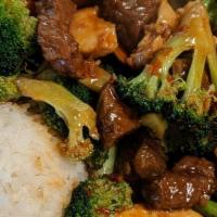 #76 Sichuan Broccoli · Spicy and tangy sauce with broccoli and carrots
