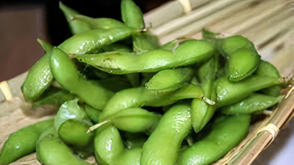 Edamame · Healthy steamed soy beans .  Served with ginger garlic dipping sauce.