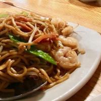 Lo Mein Noodles · Served with choice of chicken or beef or roasted pork or shrimp.