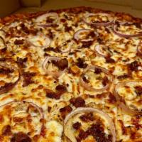 Bbq Chicken · Red onions, bbq chicken, bacon, extra cheese, with bbq sauce.
