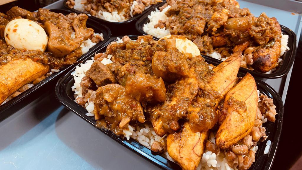 Dinner Platter · Our dinner platter feeds a family of 4 comes with Jollof Rice, Your choice of Plantain or Mixed Vegetables and Your choice of meat side. 
 
Meat option: 
Peppered Chicken
Chicken Suya
Stewed Beef
Stewed Turkey