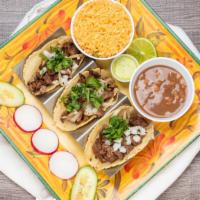 Tacos Mexicanos / Mexican Tacos · Cilantro, cebolla. / Cilantro, onion.