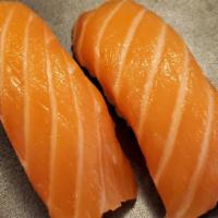 Salmon · 2 pcs nigiri