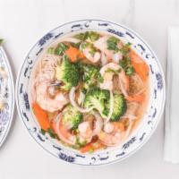 N 11. Shrimp With Broccoli & Carrots · Phở Tôm Bông Cải Xanh và Cà Rốt.