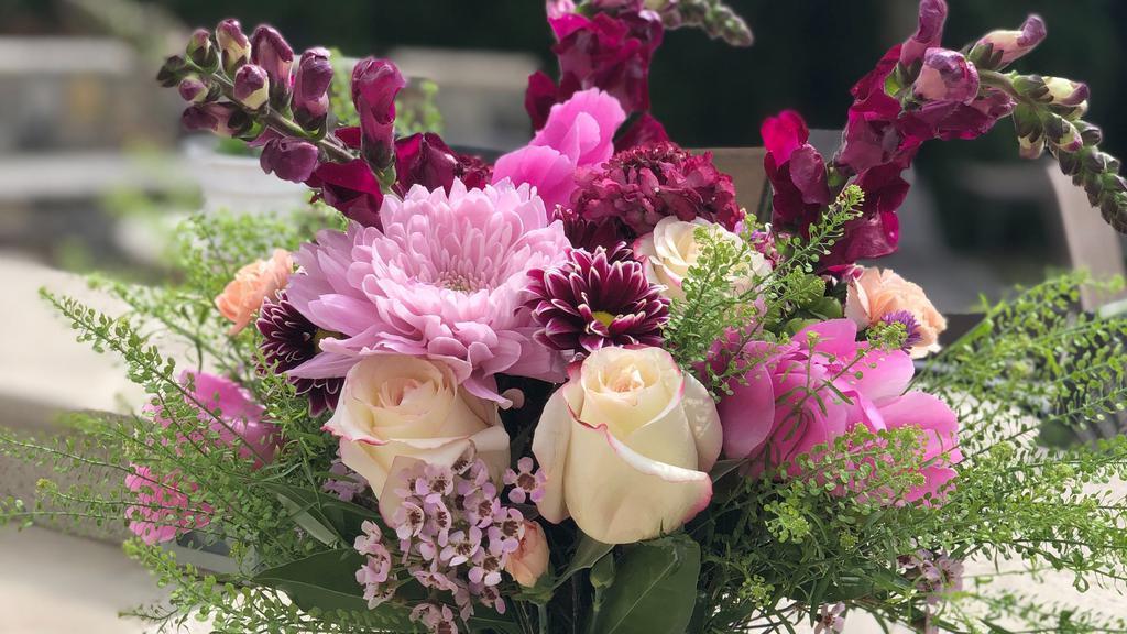 Mixed Floral Arrangement In Vase Medium · Combination of mixed florals in 4-5 in vase (15-20 blooms)   Celebrate!