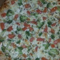 Veggie White · Broccoli, tomato, feta cheese, Parmesan, garlic, oregano, mozzarella, and ricotta.