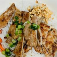 Bun Thit Nuong · Grilled pork filet, cucumber and bean sprout.