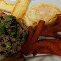 Gallo Pinto · Arroz y Frijoles revueltos, plátano maduro, huevos, Queso frito, Natilla.
pollo/ bistec / sa...