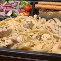 Fettuccine Alfredo Platter · Fettucine Pasta with creamy alfredo sauce and your choice of meat + Tiramisu + Salad  (Lettu...