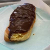 Éclair Donut
 · Chocolate frosted long john with bavarian cream in the middle