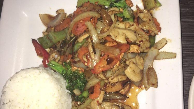 Cashew Nuts · Sauteed meat of your choice with chili paste, carrots, onions, broccolis, bell peppers and cashew nuts.