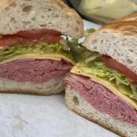 Roast Beef (Sandwiches) · Sandwich with thinly sliced beef that has been cooked over a dry heat.